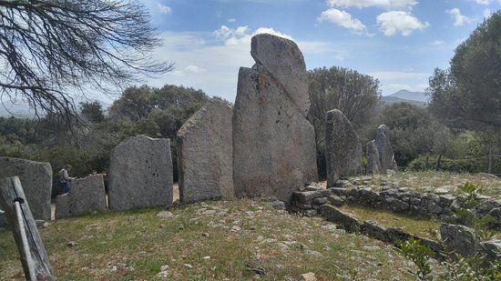 Tomba dei Giganti di Li Lolghi
